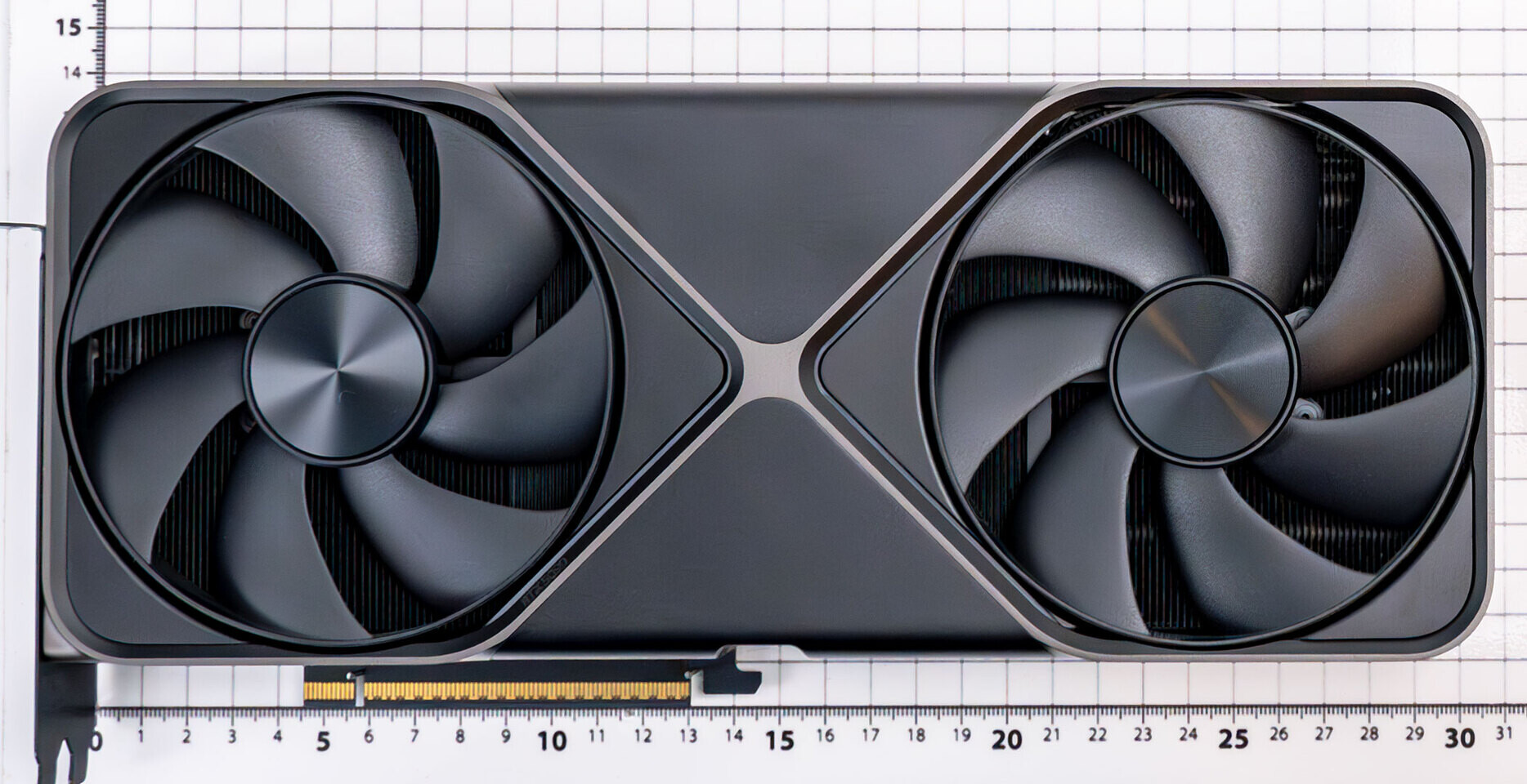 NVIDIA는 GDDR7 비용 상승으로 인해 RTX 5090 가격 인상을 준비하고 있는 것으로 알려졌습니다.