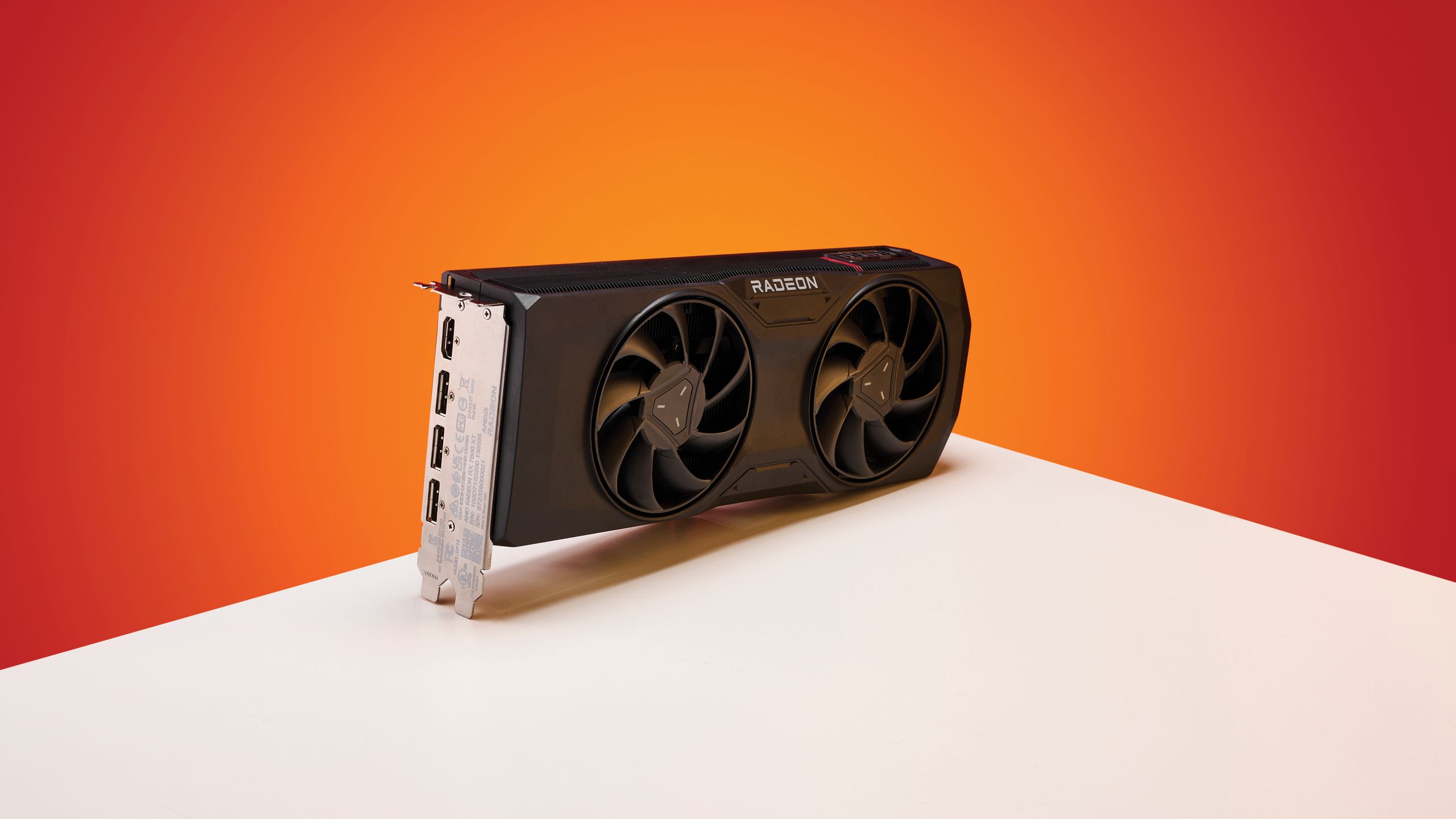 AMD GPU 소유자는 드라이버 업데이트와 관련된 팬 문제를 보고하기 위해 Reddit을 방문합니다. 제로 RPM 기능으로 인해 GPU 온도가 예기치 않게 상승할 수 있습니다.