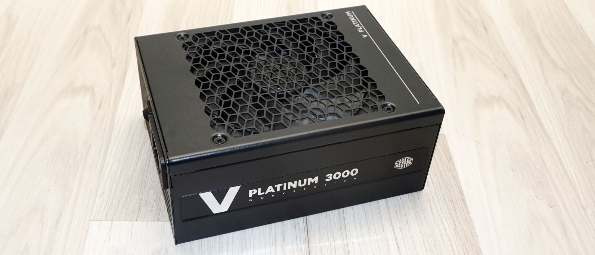 쿨러마스터 V 플래티넘 3000 파워 서플라이 리뷰: 워크스테이션을 위한 검증된 플래티넘 효율, 그리고 뛰어난 품질